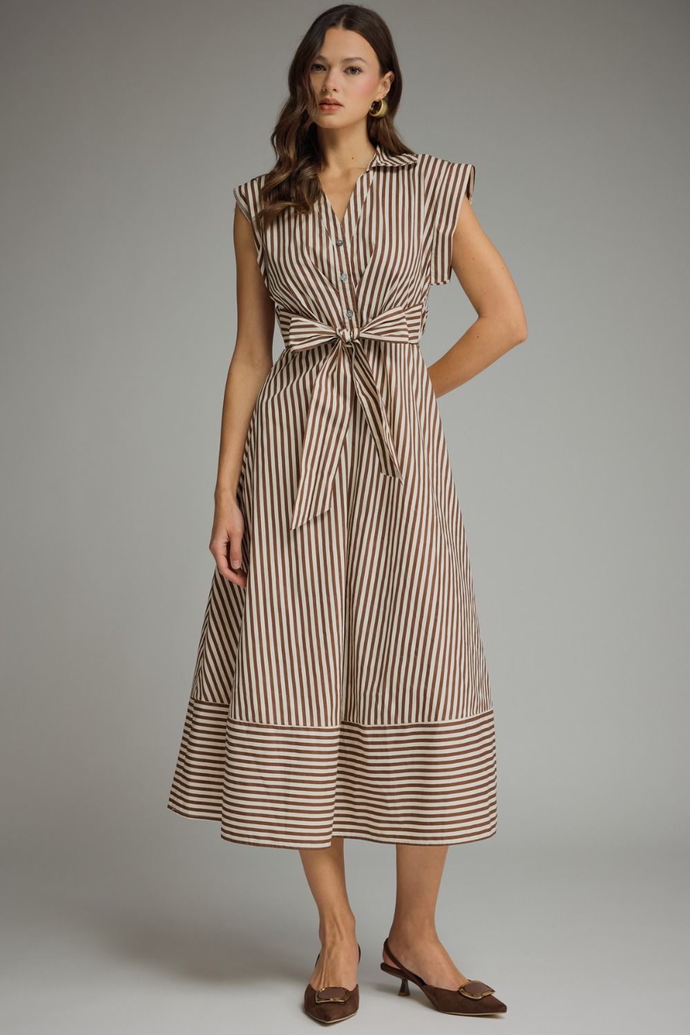 ENTRO Striped Cap Sleeve Midi Dress In Brown