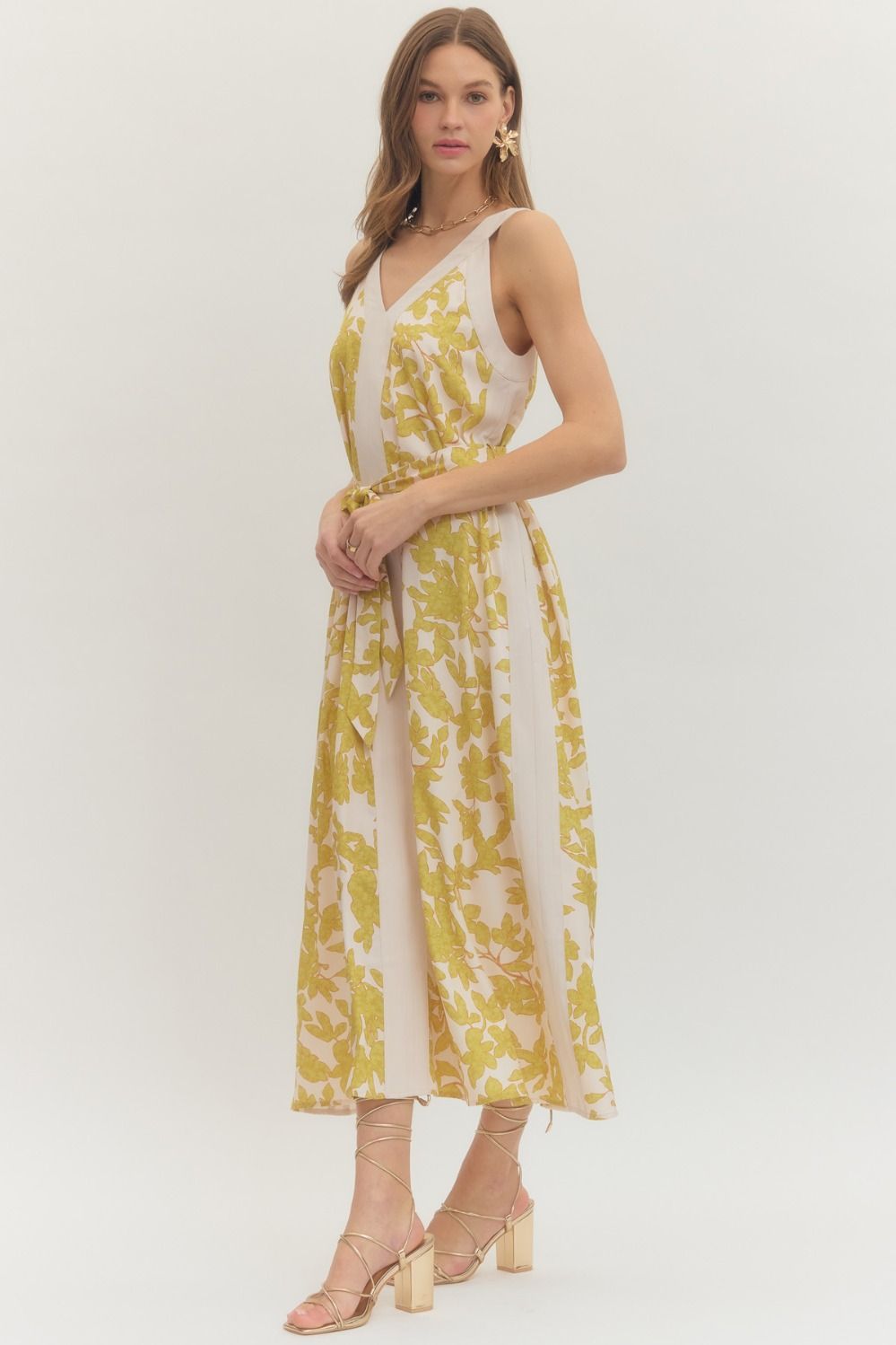 ENTRO Floral Sleeveless Midi Dress In Citrus
