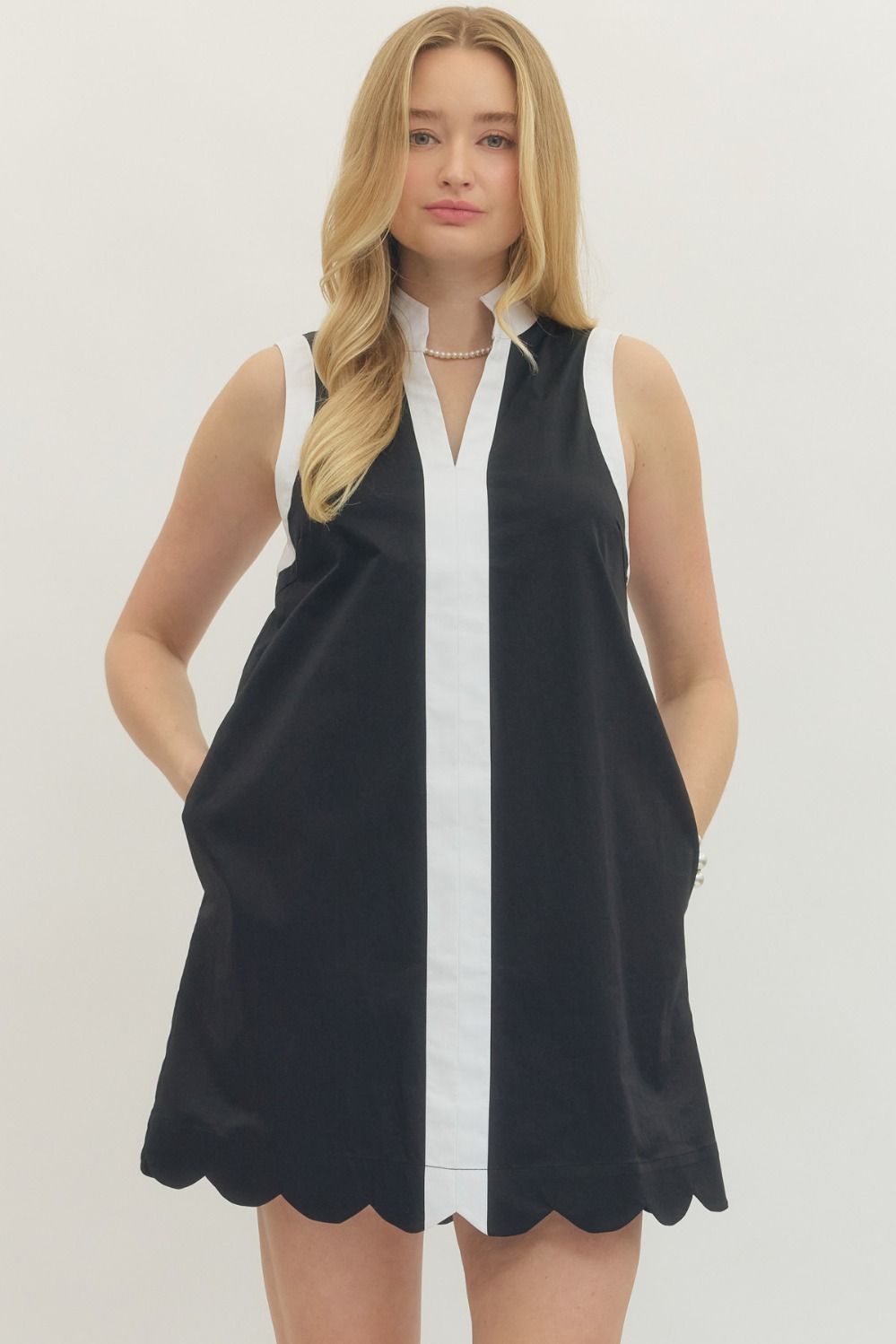 ENTRO Solid Scalloped Hem Dress In Black *COMING SOON*