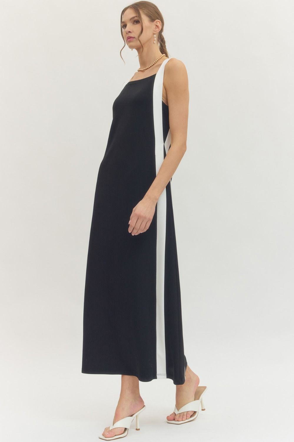 ENTRO Solid Sleeveless Midi Dress With Contrast Side Panel In Black