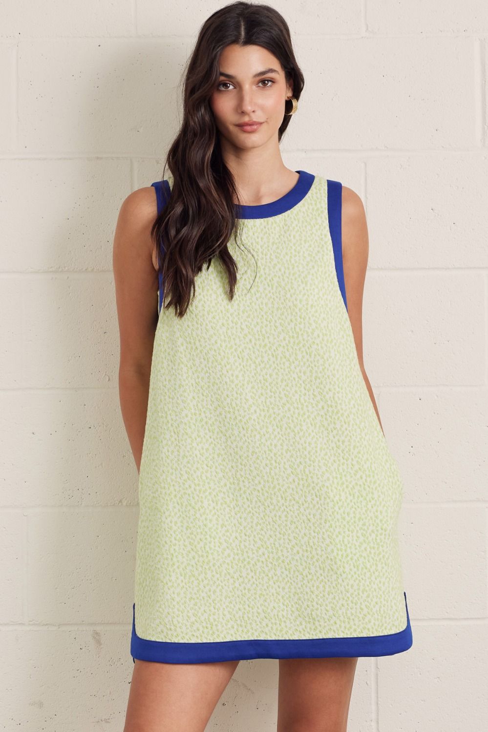 ENTRO Textured Sleeveless Mini Dress With Contrast Binding In Lime
