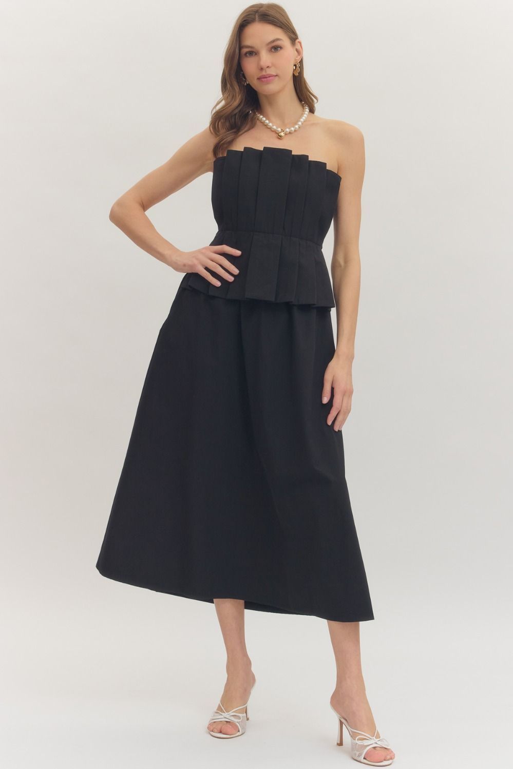 ENTRO Solid Strapless Midi Dress With Pleated Bodice In Black