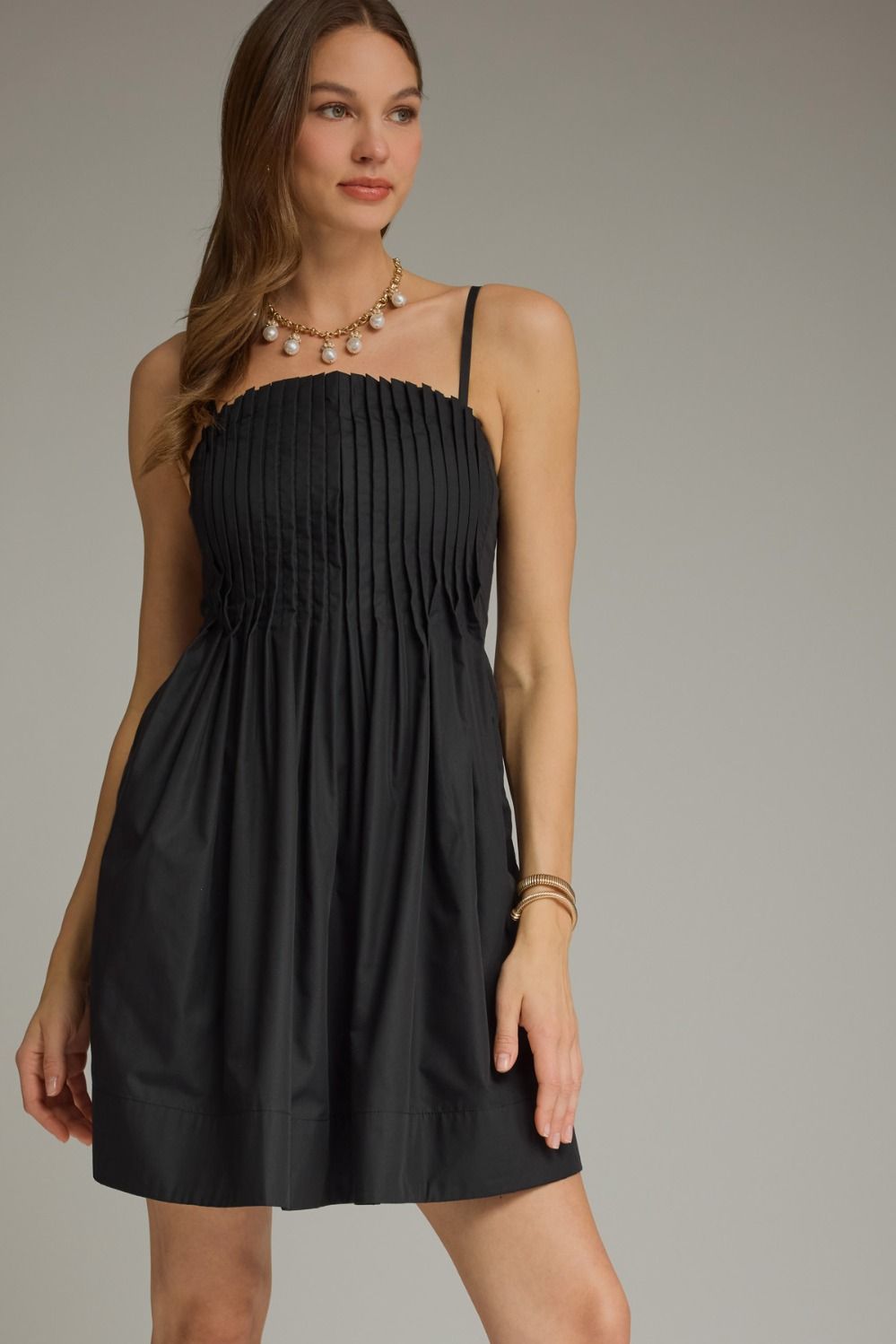ENTRO Solid Pleated Bodice Mini Dress In Black