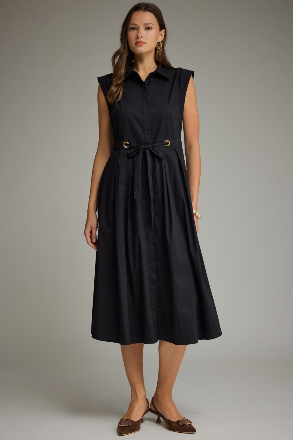 ENTRO Solid Collared Midi Dress In Black