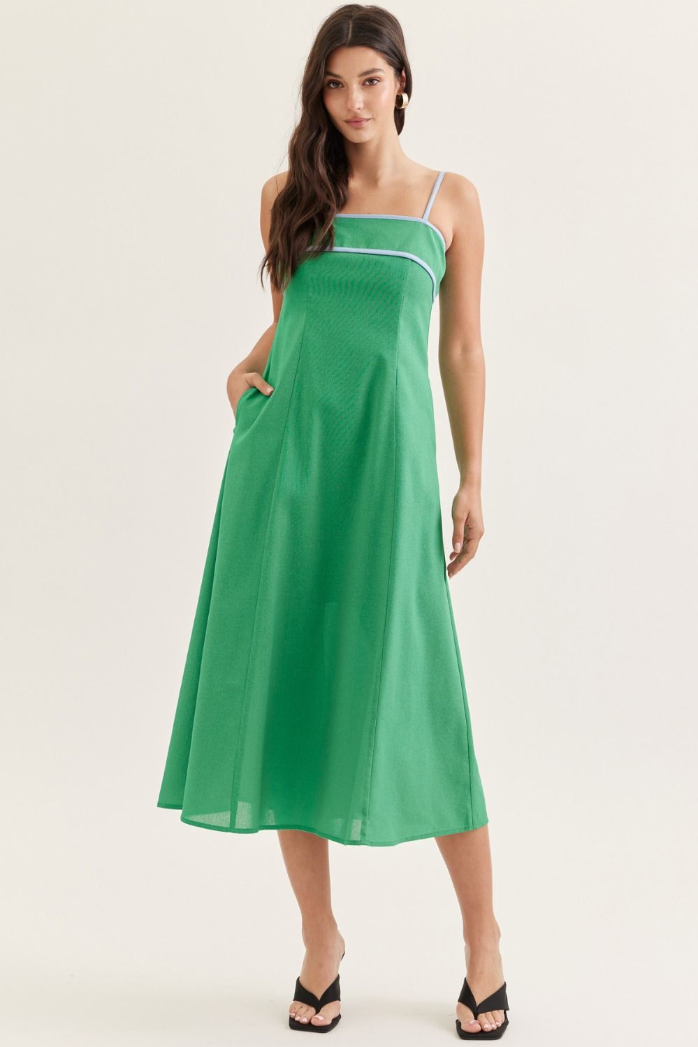 ENTRO Solid Sleeveless Midi Dress With Contrast Binding In Green