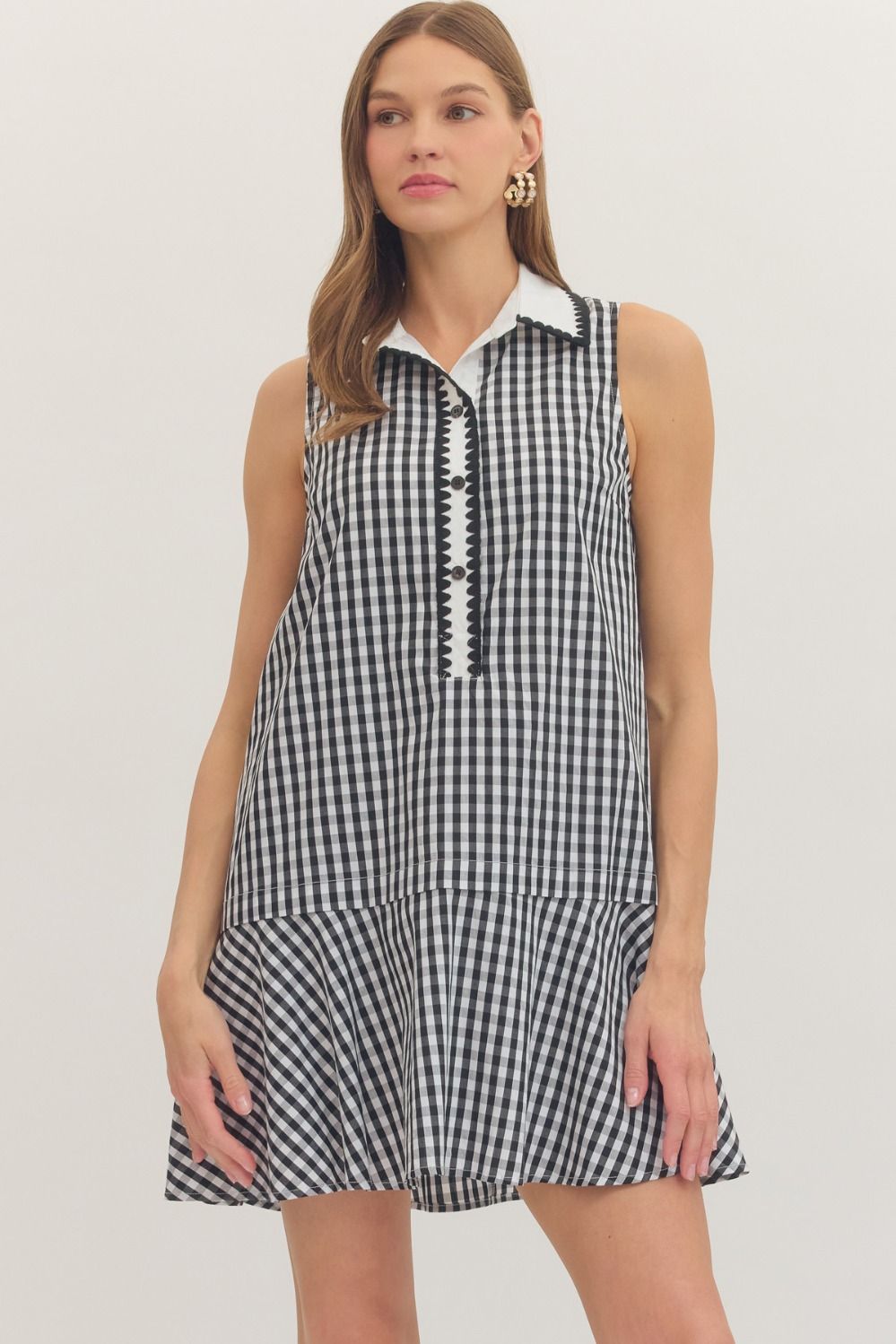 ENTRO Gingham Sleeveless Mini Dress In Black