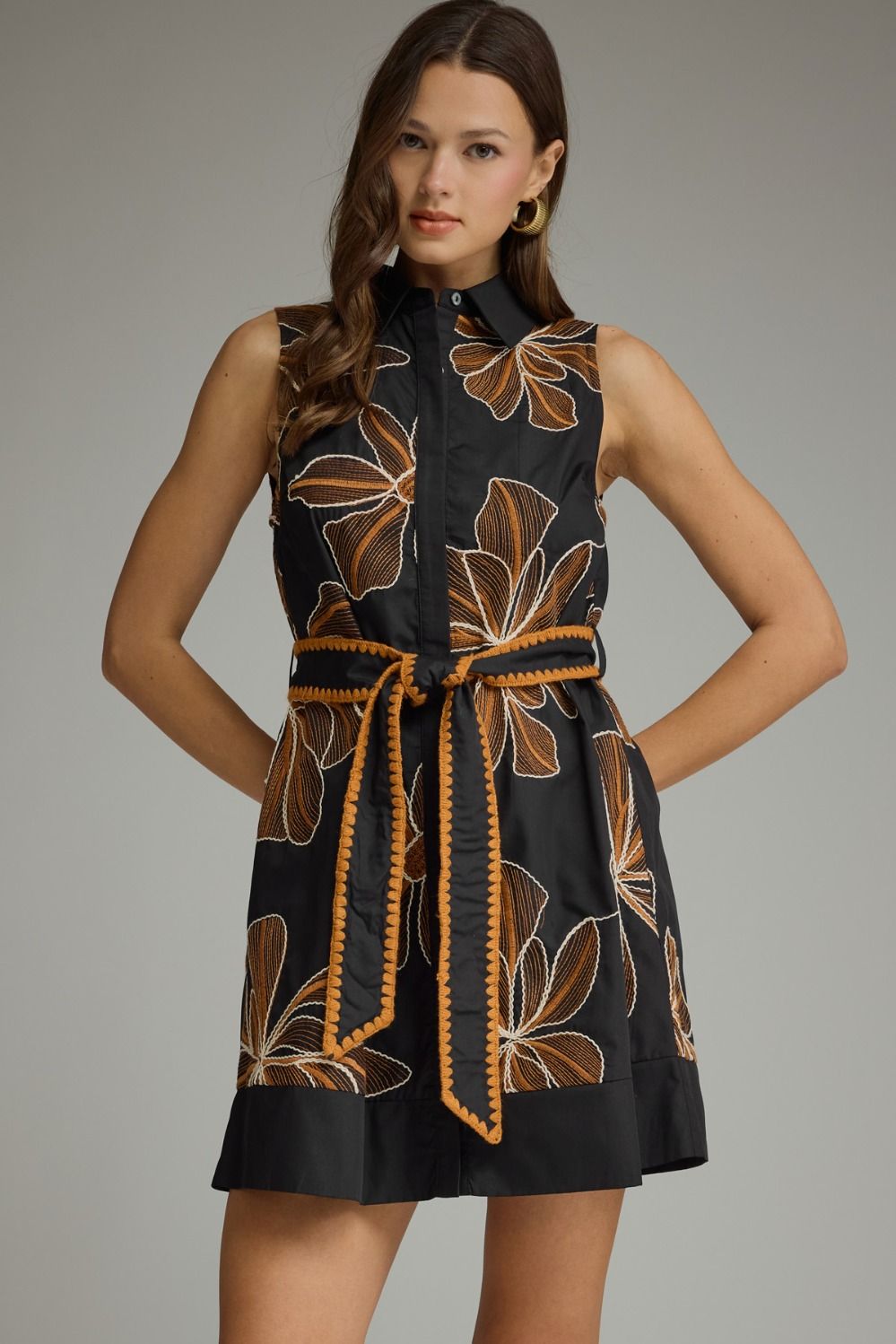 ENTRO Floral Embroidered Sleeveless Mini Dress In Black