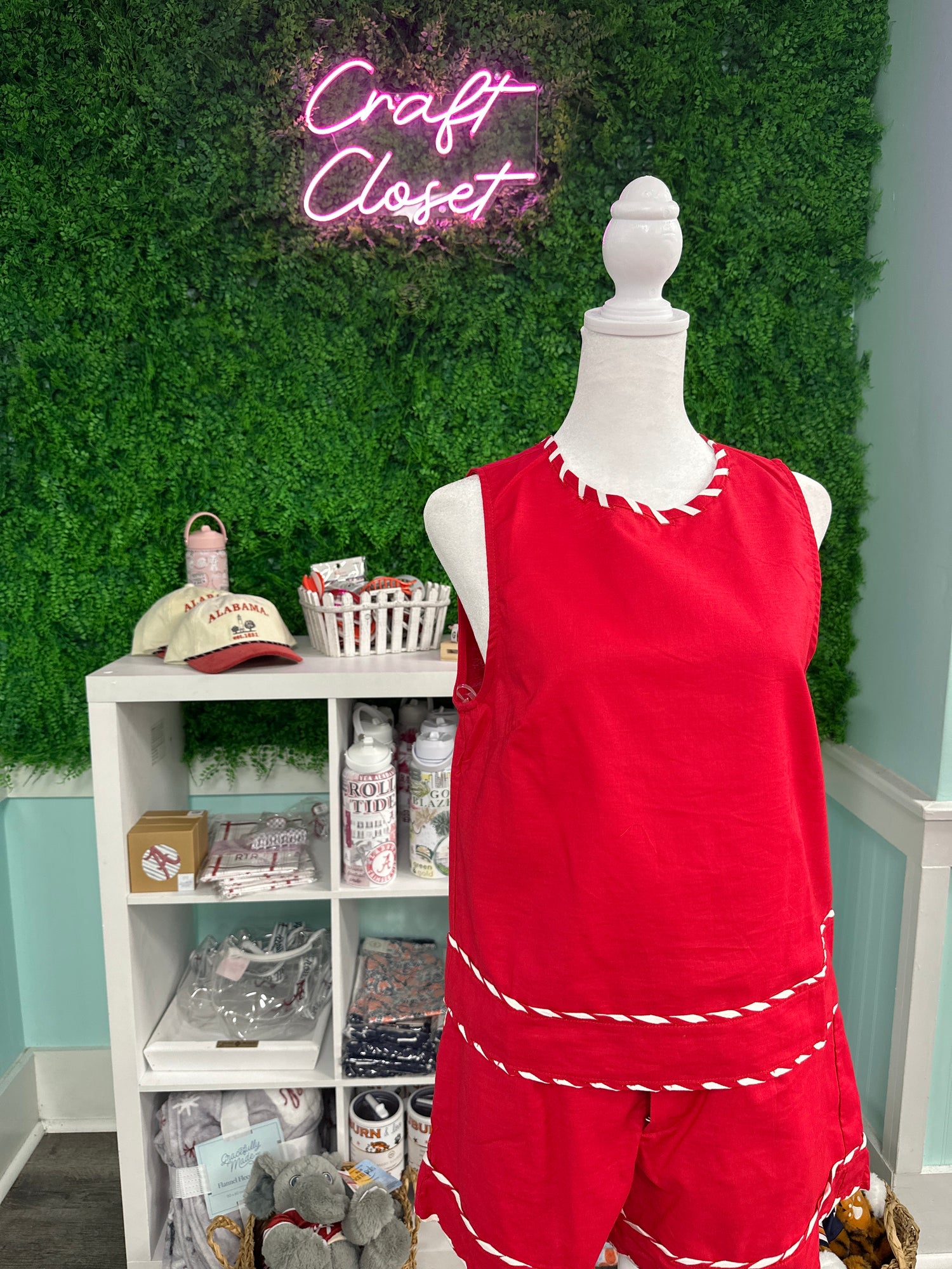 ENTRO Solid Top With Contrast Binding In Red