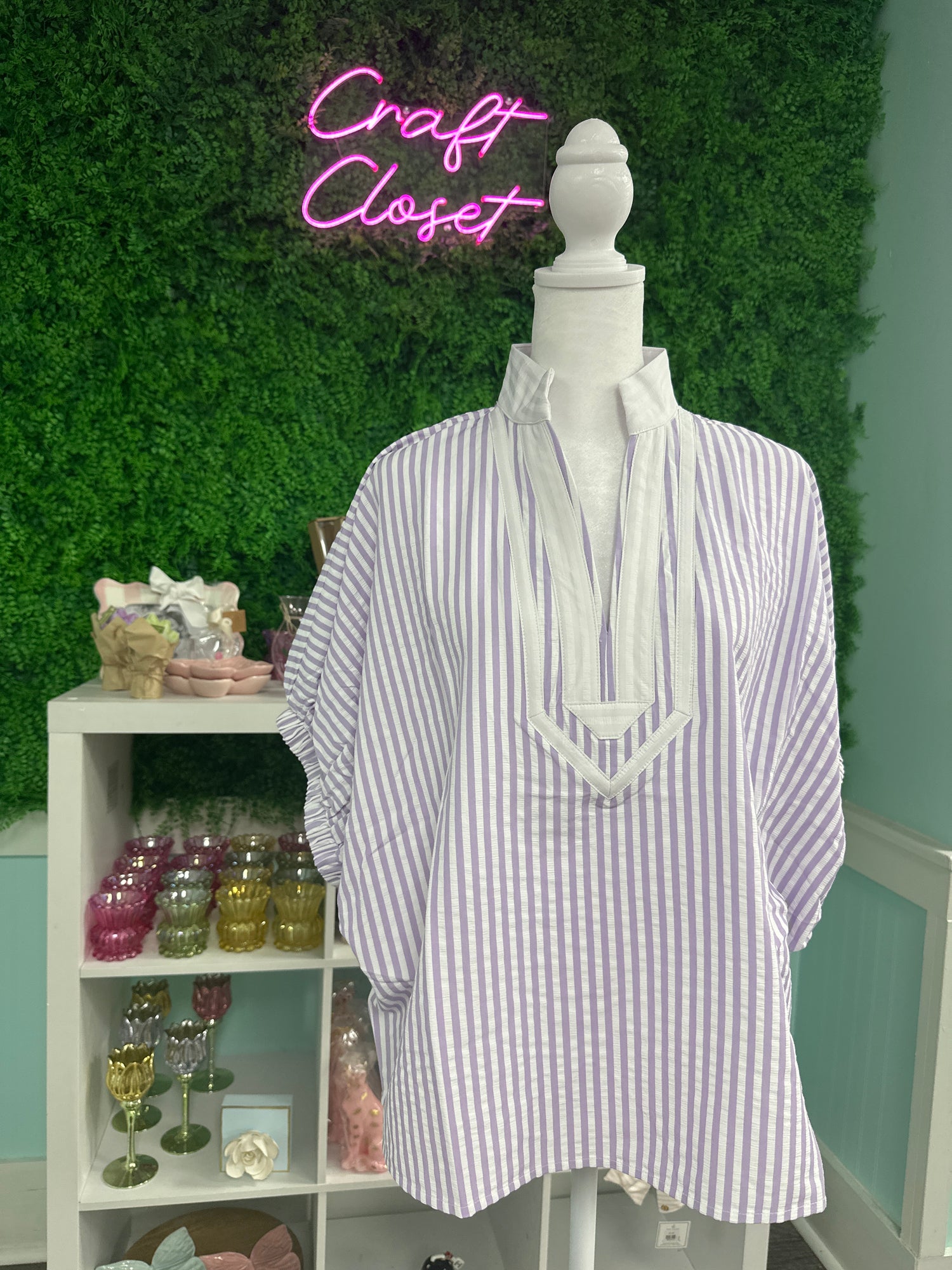 Entro Dolman Top With Contrast V Neck In Lavender