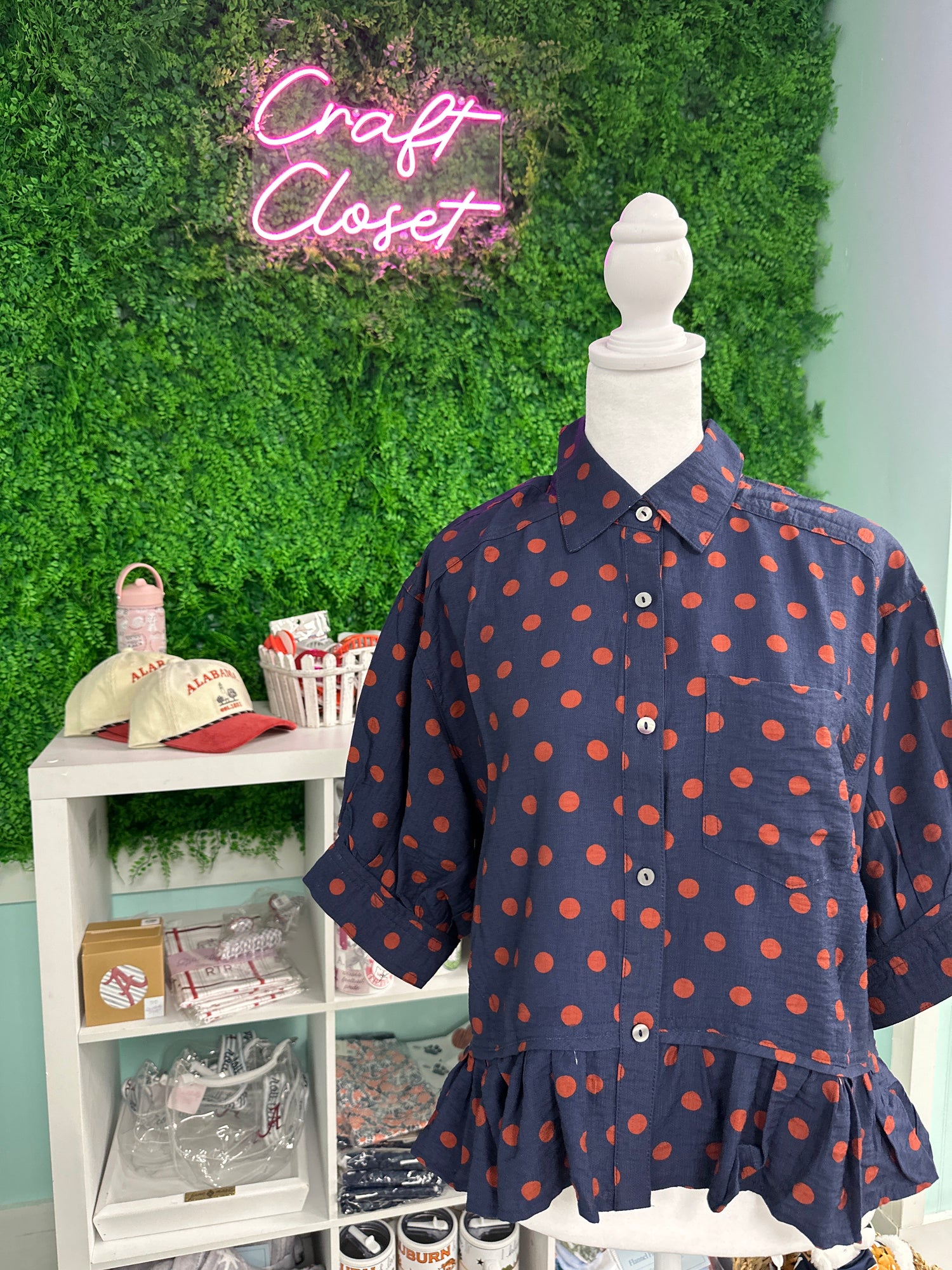ENTRO Polka Dot Ruffle Hem Top In Navy Rust