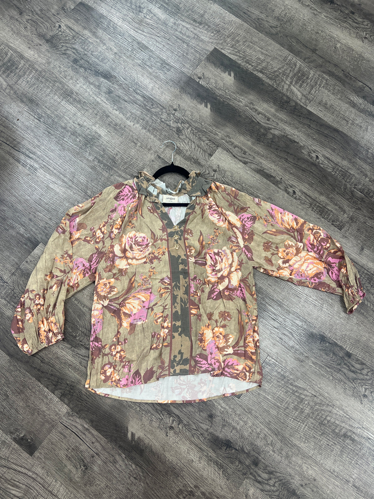 UMGEE Floral Balloon Sleeve Top In Olive