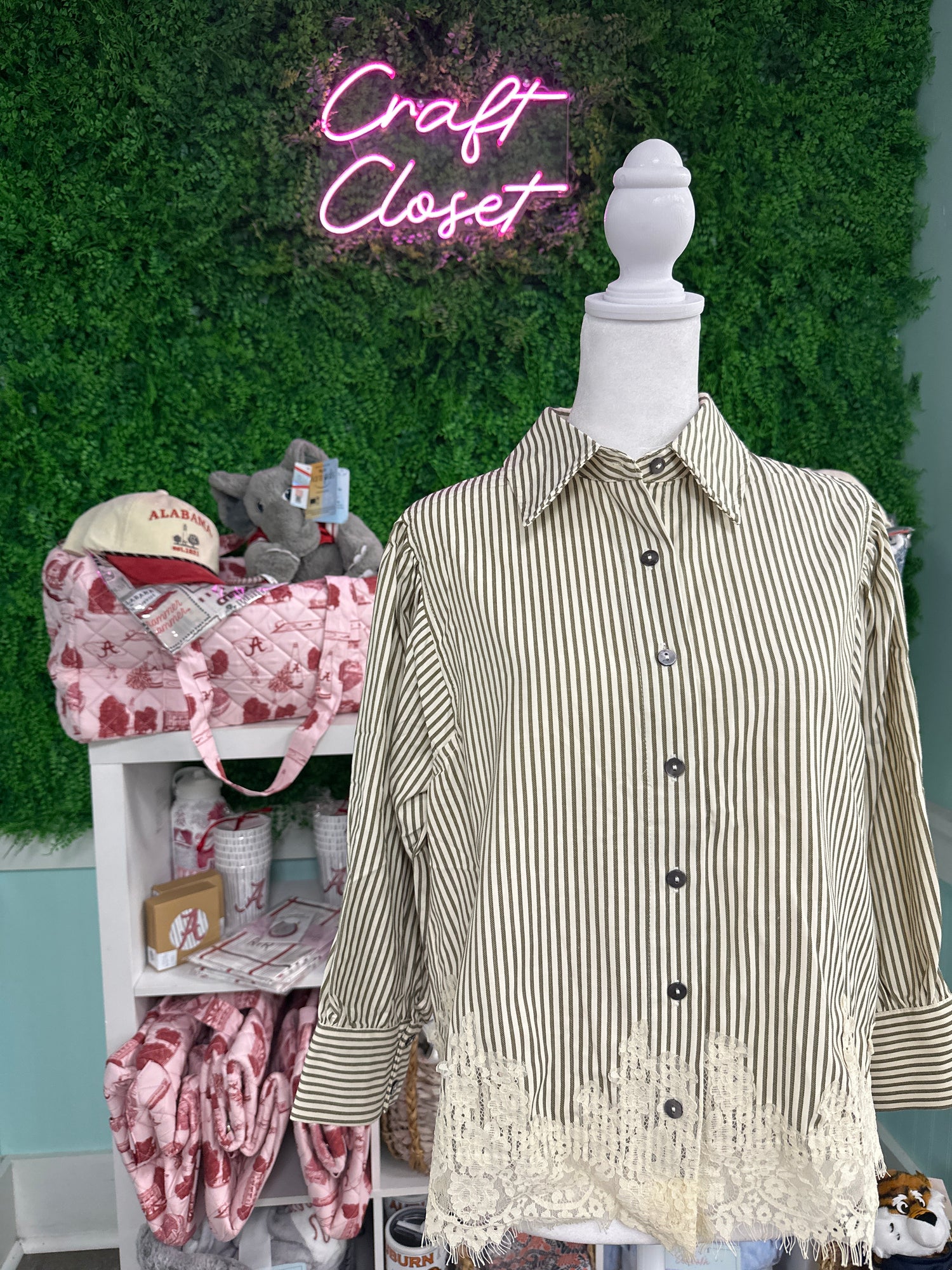 ENTRO Striped 3/4 Sleeve With Lace Hem In Olive