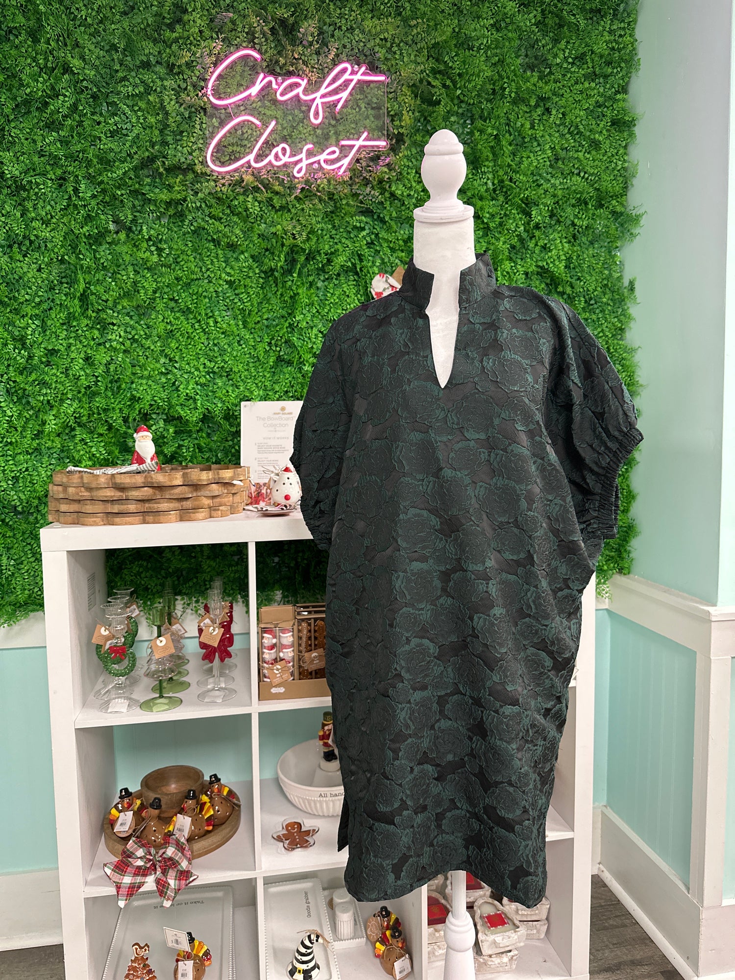 Entro Floral Jacquard Mini Dress In Hunter Green