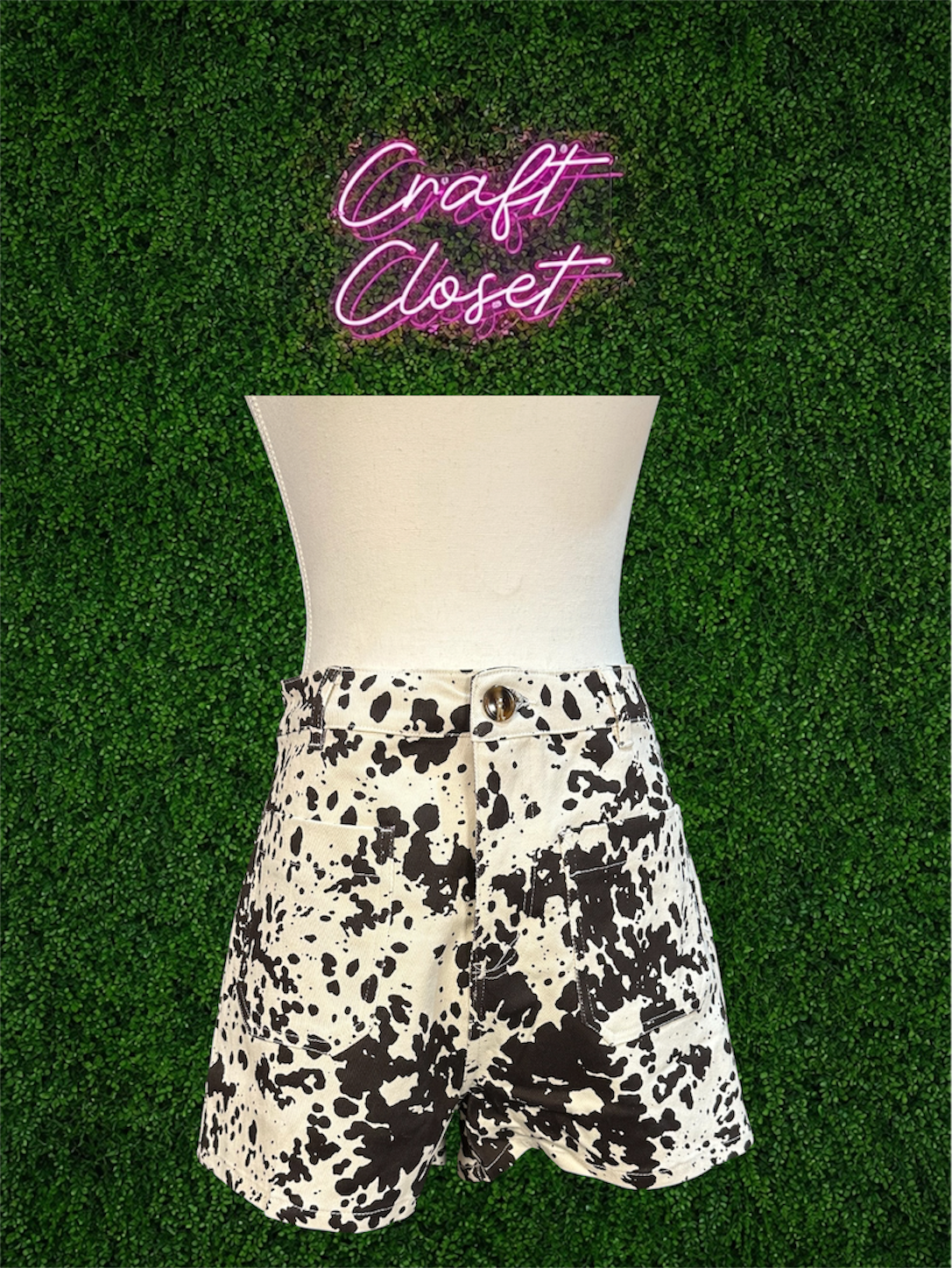 ENTRO Animal Print Shorts In Cream