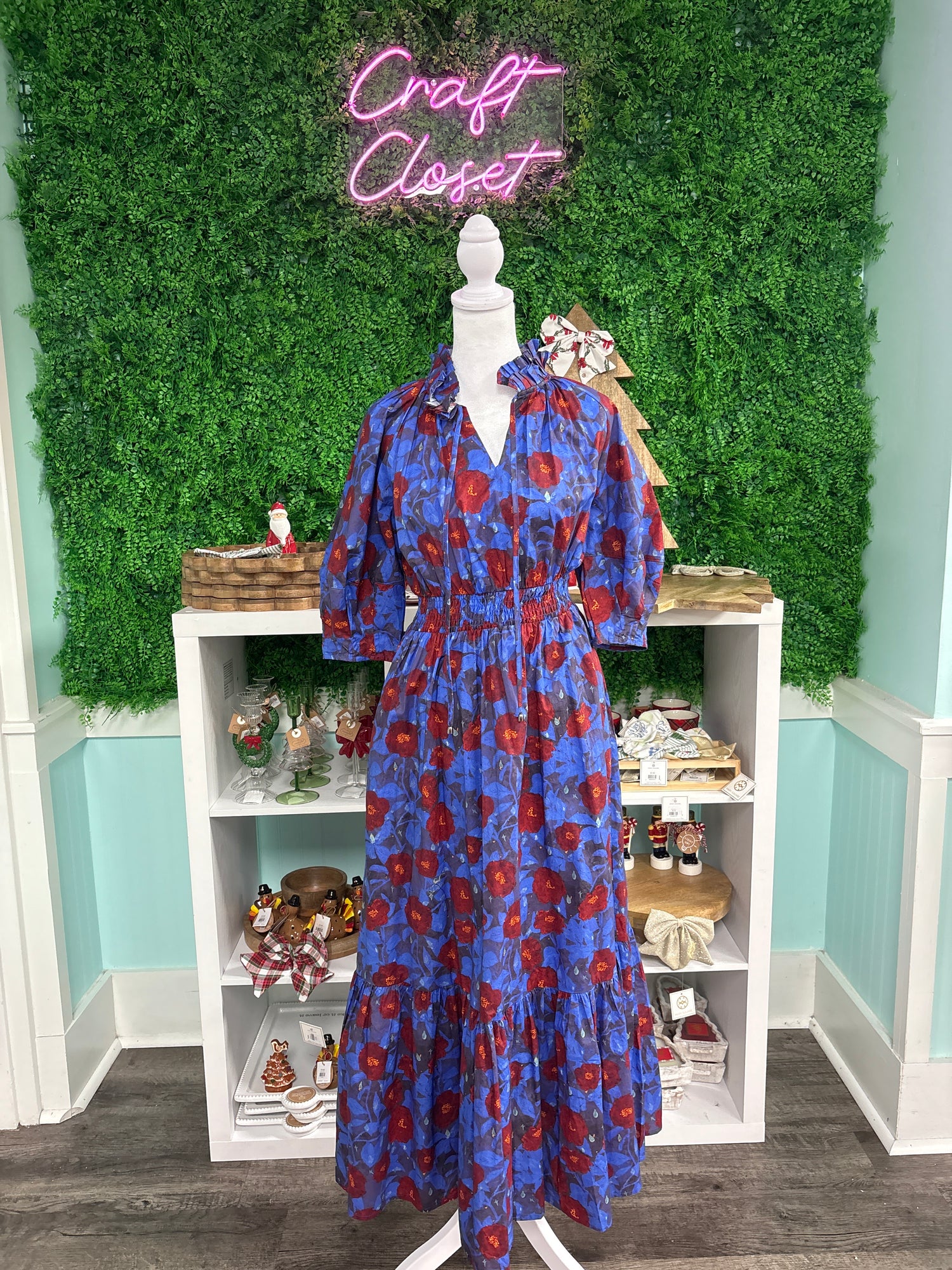 ENTRO Accent Collar Floral Print Midi Dress With Smock Sleeve In Midnight