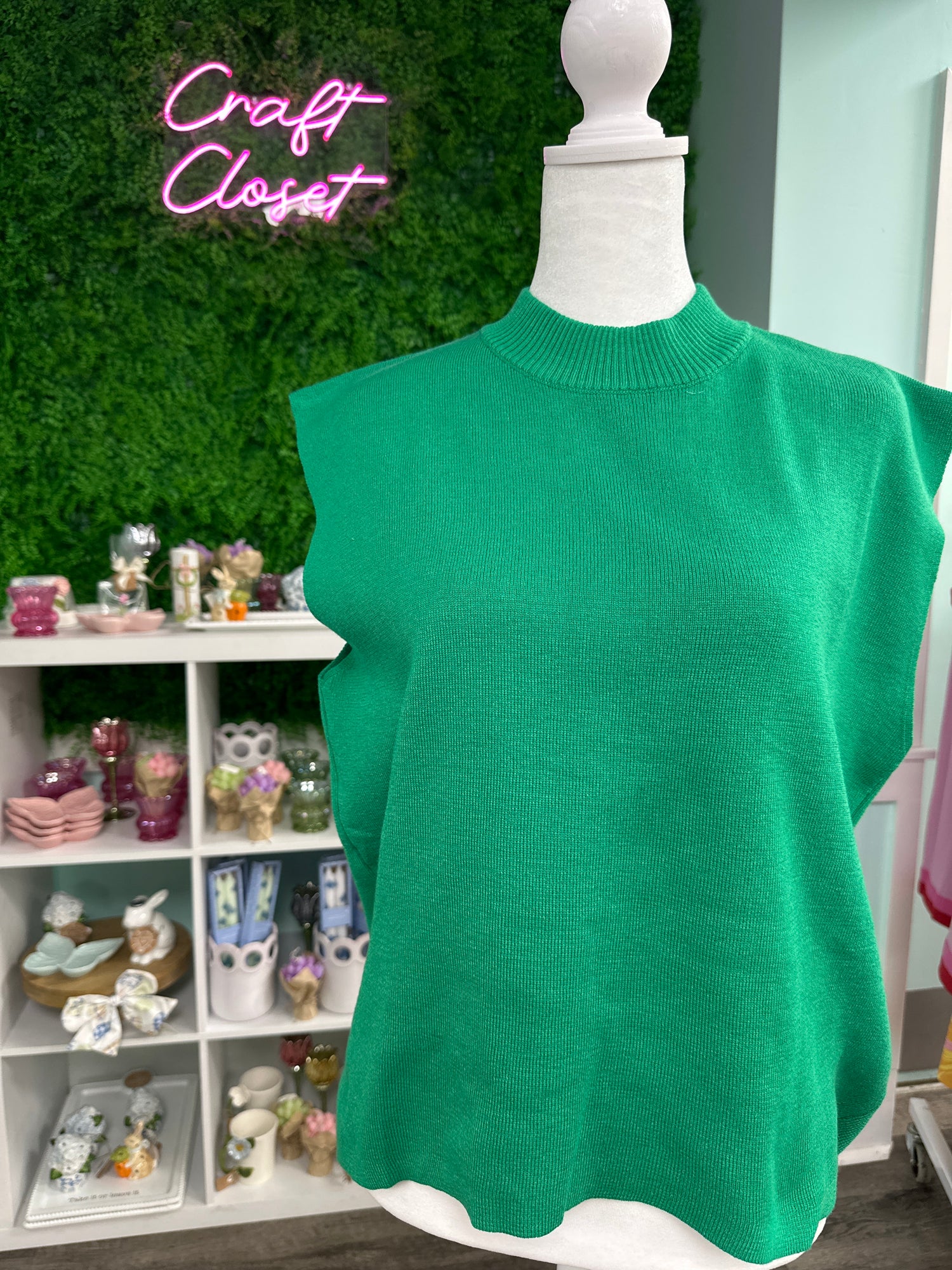 Entro Solid Cap Sleeve Top With Ribbed Mock Neck In Green