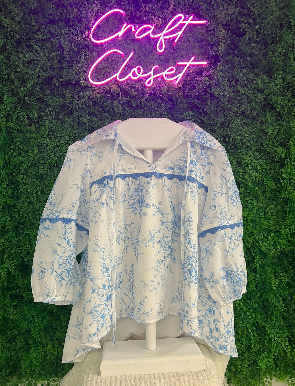 Barefoot Ladies #1328 Sky Blue Floral 3/4 Sleeve Tied Collar Blouse