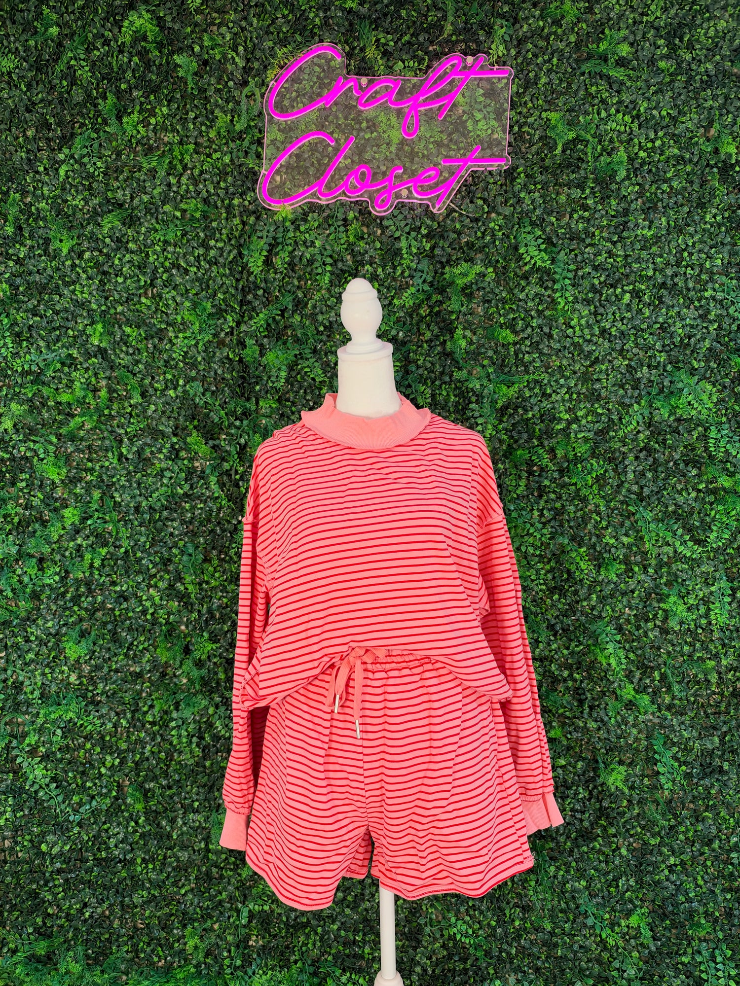 Ladies Barefoot Pink Short Longue Set