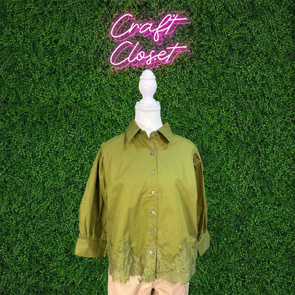 ENTRO Solid 3/4 Sleeve Top With Lace Trim In Martini Olive