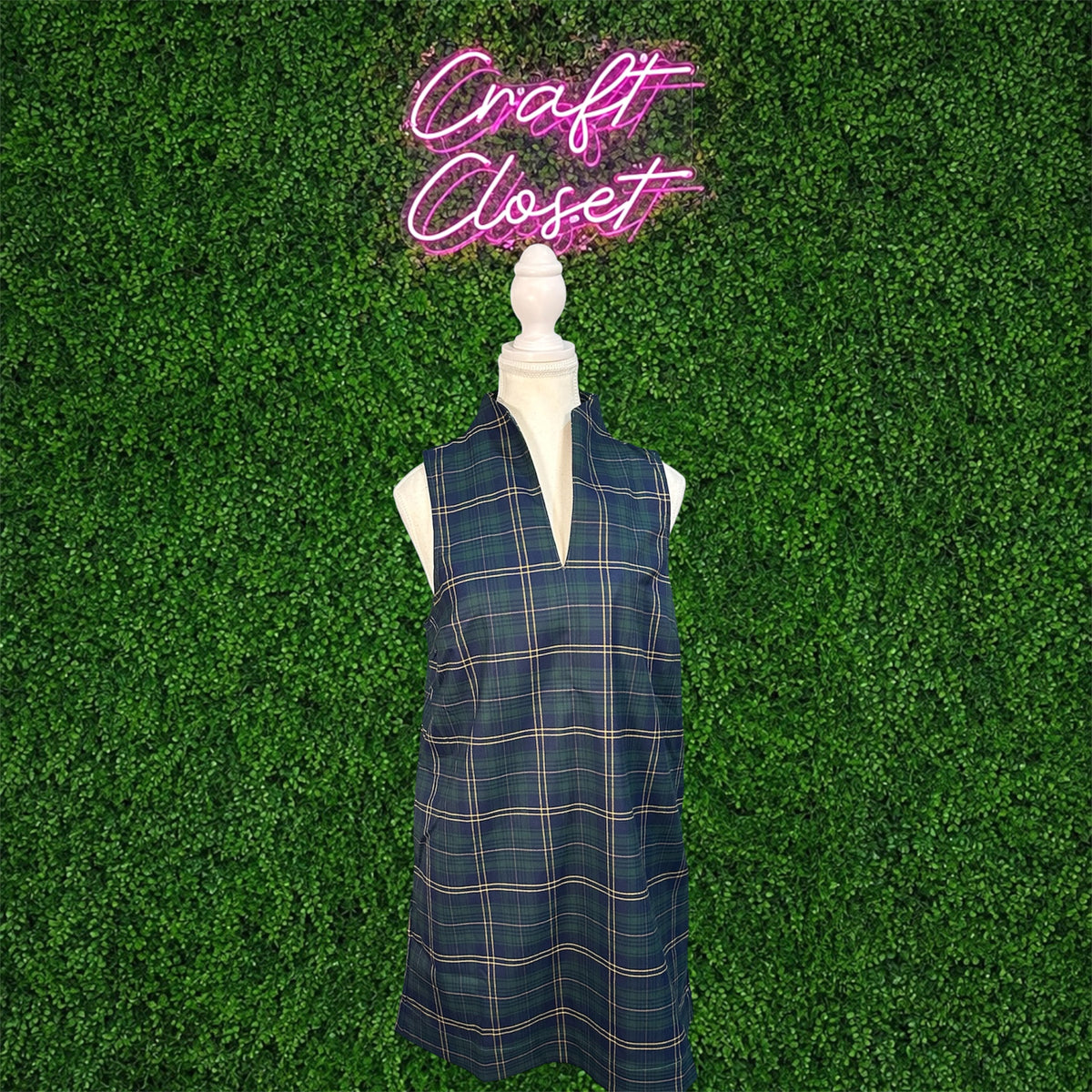ENTRO Plaid Sleeveless Mini Dress With Slit Neck In Hunter Green