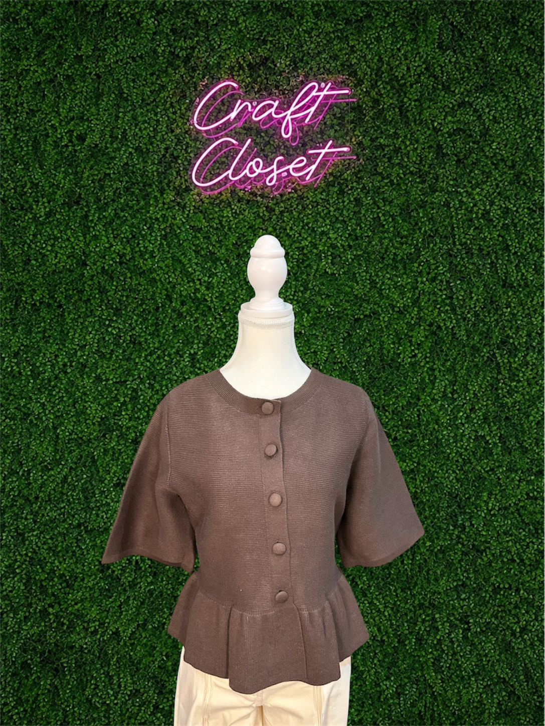 ENTRO Cropped Sleeve Peplum Cardigan In Brown