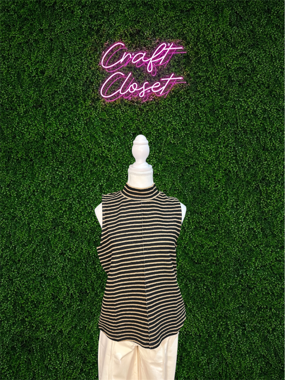 ENTRO Striped Sleeveless Top In Black
