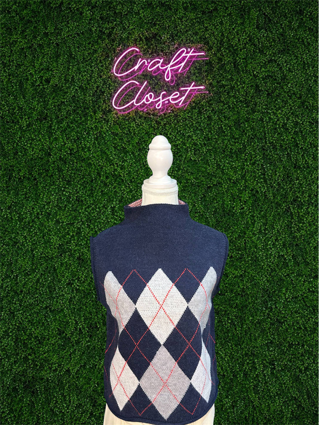 ENTRO Argyle Sleeveless Knit Top In Navy
