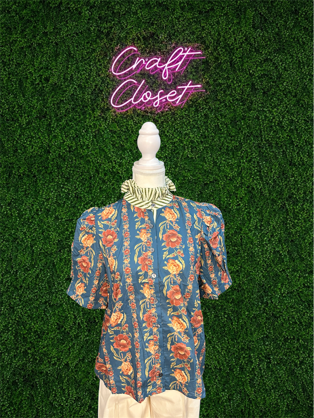 ENTRO Floral Short Sleeve Top With Contrast Ruffle Trim In Teal