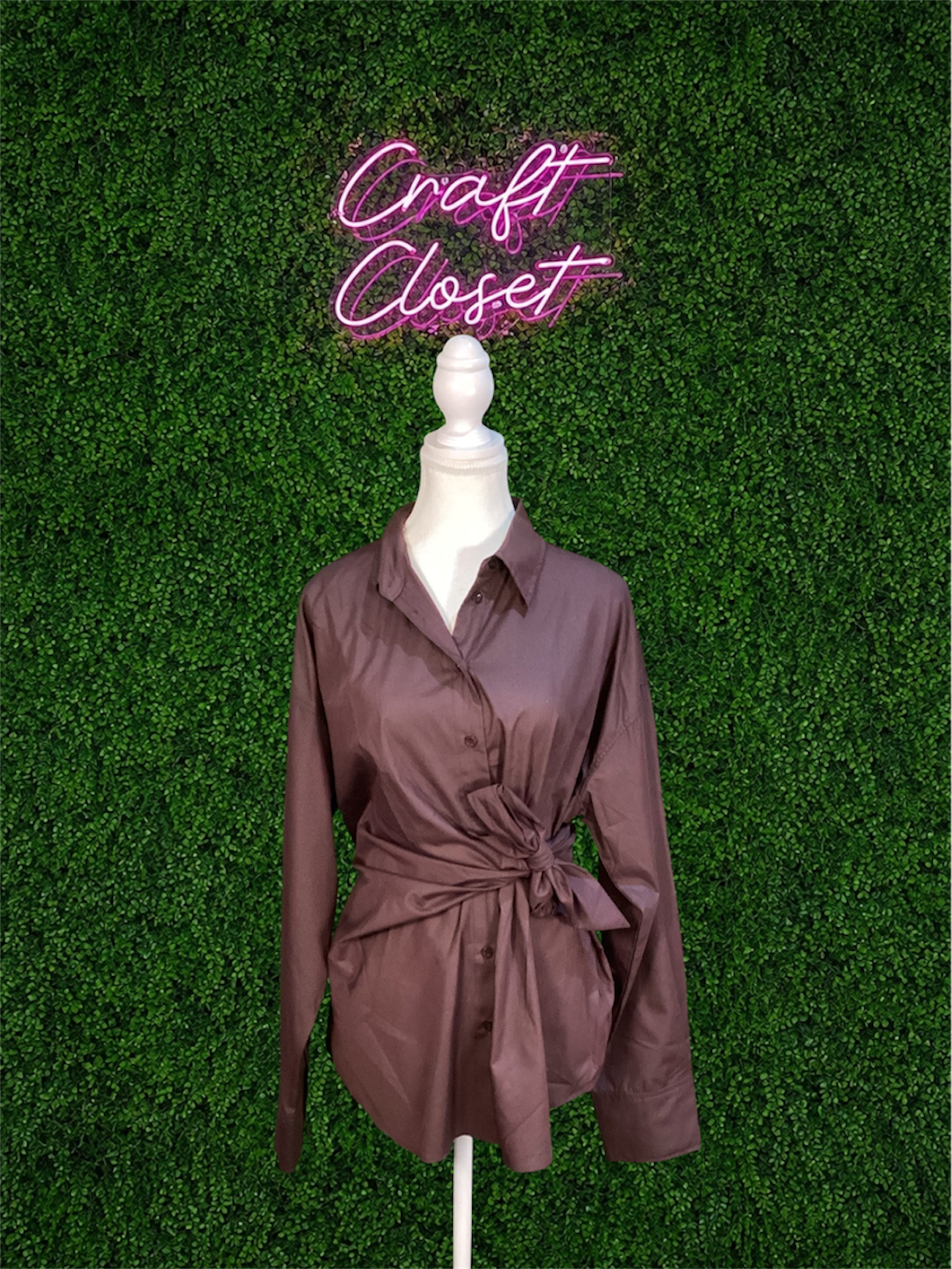 ENTRO Long Sleeve Tie Waist Top In Chocolate