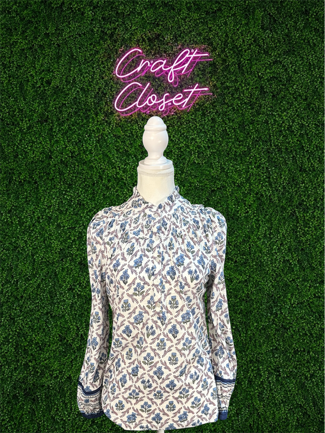 Mary Square Dawn Lattice Crest Top
