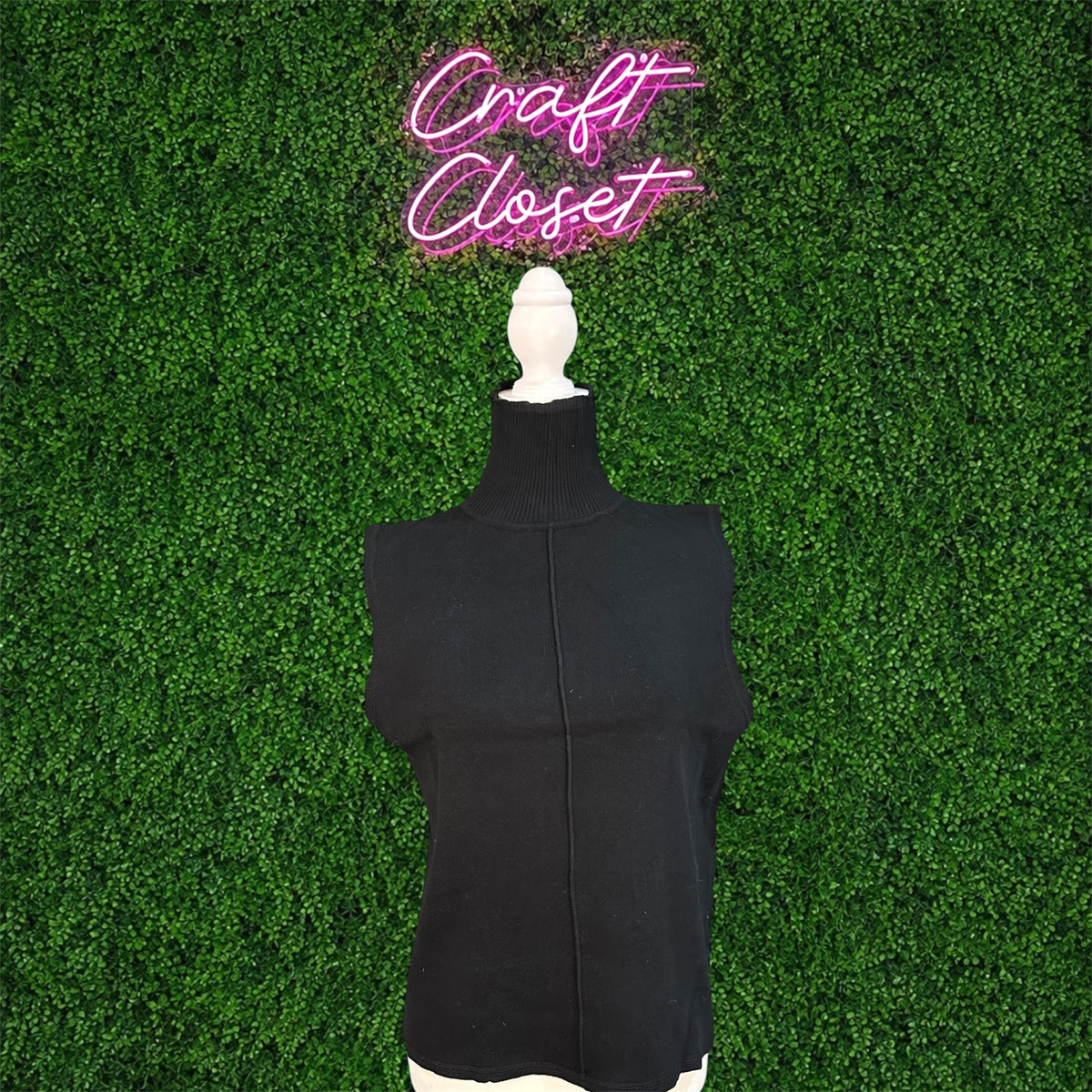 ENTRO Solid Sleeveless Turtleneck In Black