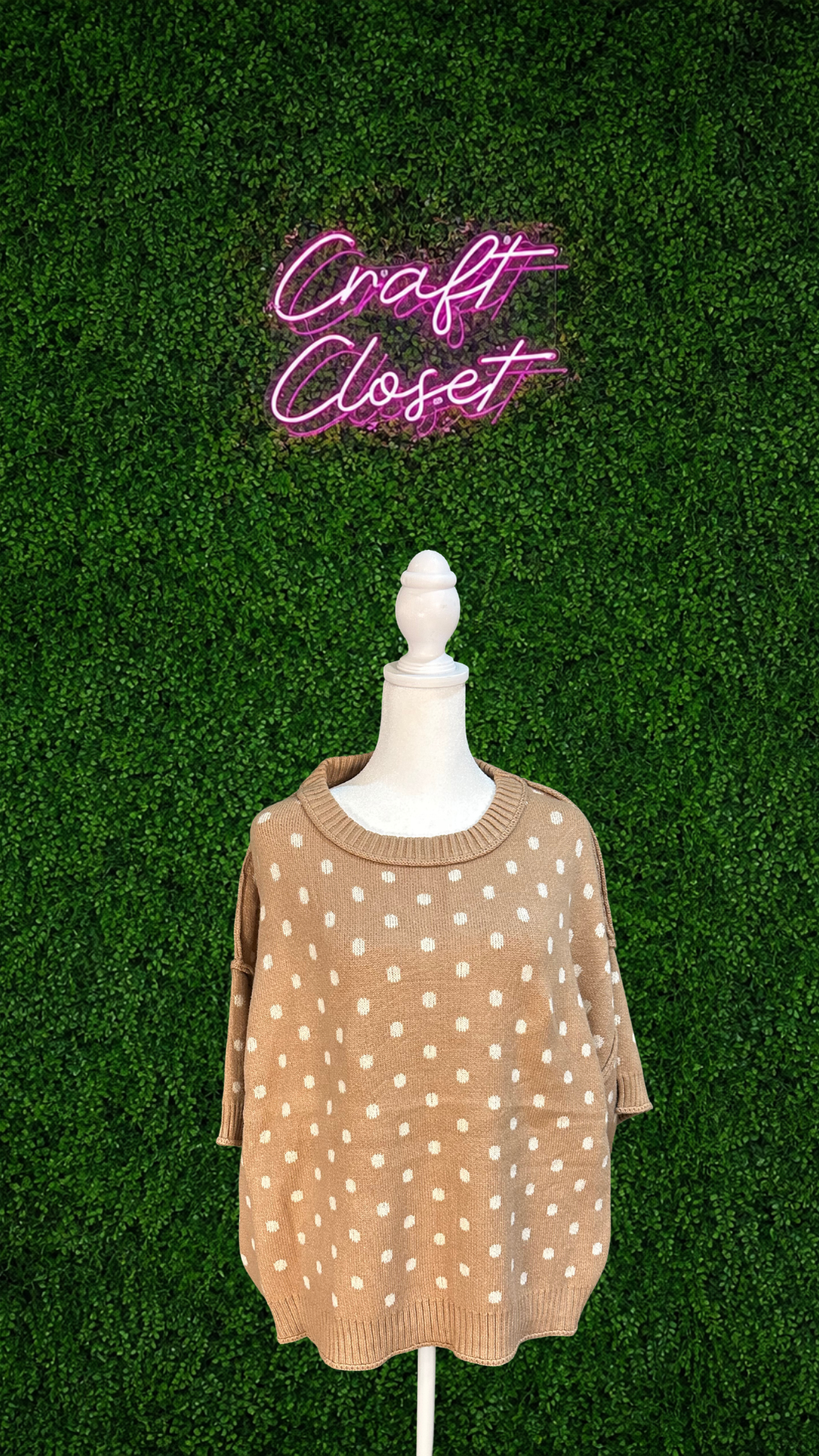 ENTRO Round Neck Short Sleeve Polka Dot Sweater In Camel PLUS Sizes