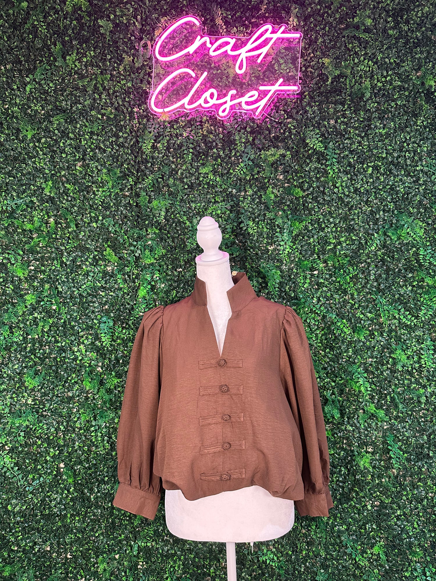 ENTRO Top In Brown