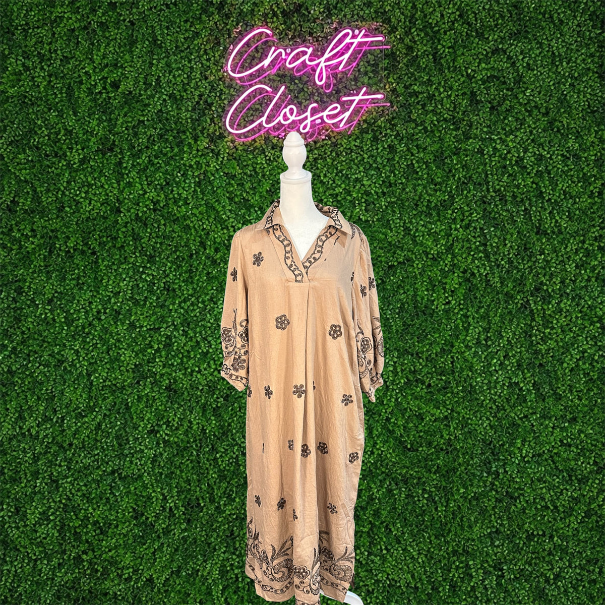 UMGEE Embroidered Floral Midi Dress In Mocha