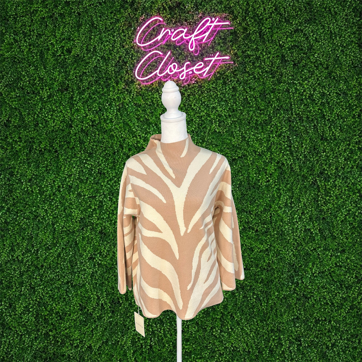 ENTRO Long Sleeve Animal Print Sweater In Ecru