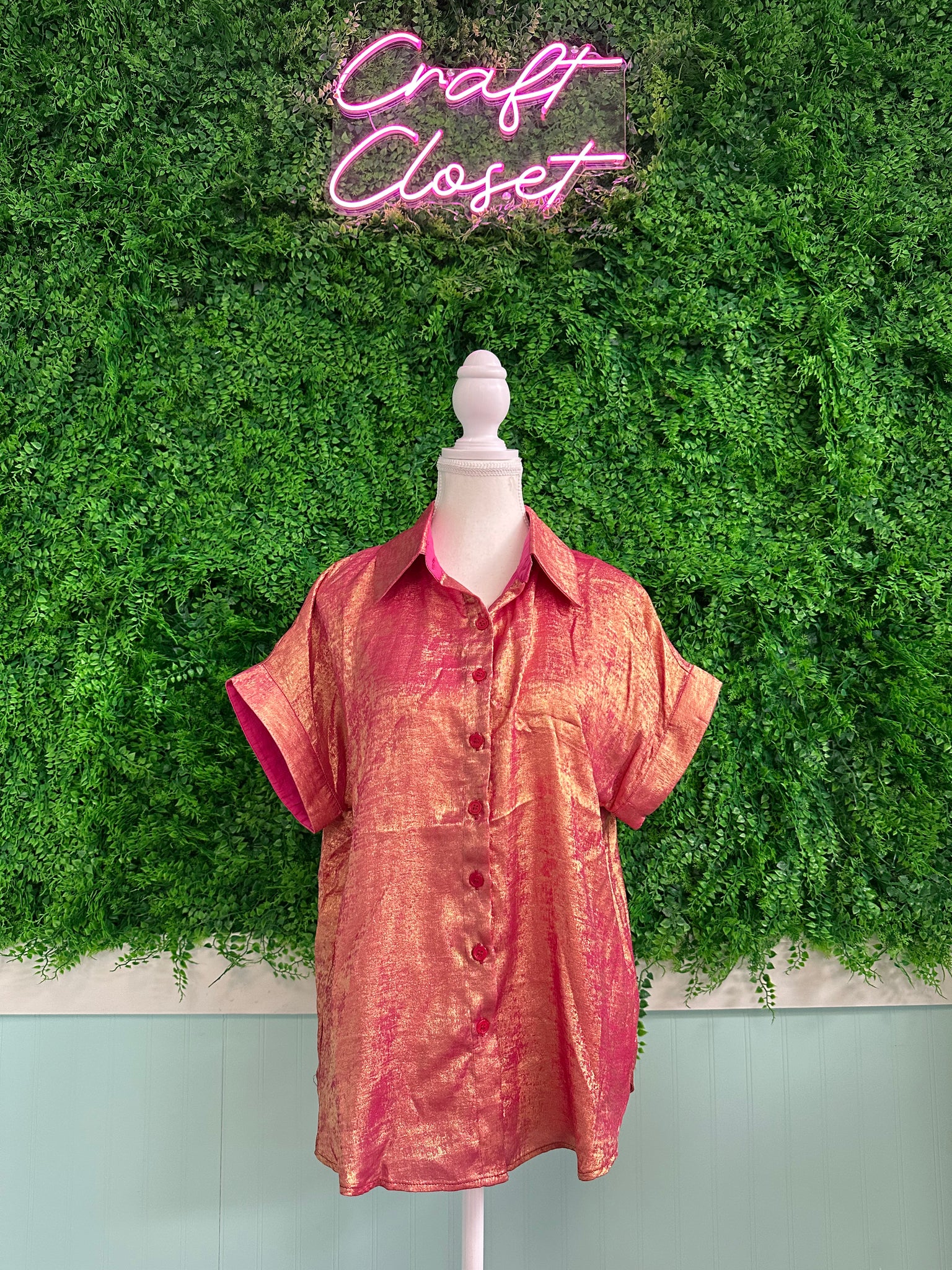 Barefoot Ladies #1596 Rose Red Metallic Sheen Short Sleeve Buttoned Front Casual Shirt