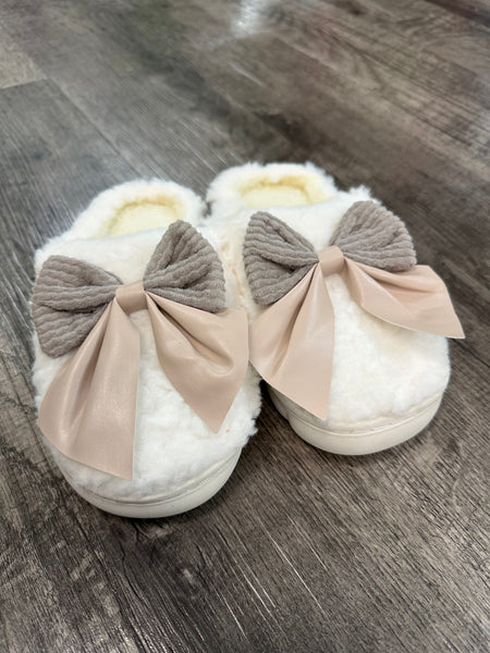 Barefoot Bowknot Applique Slipper