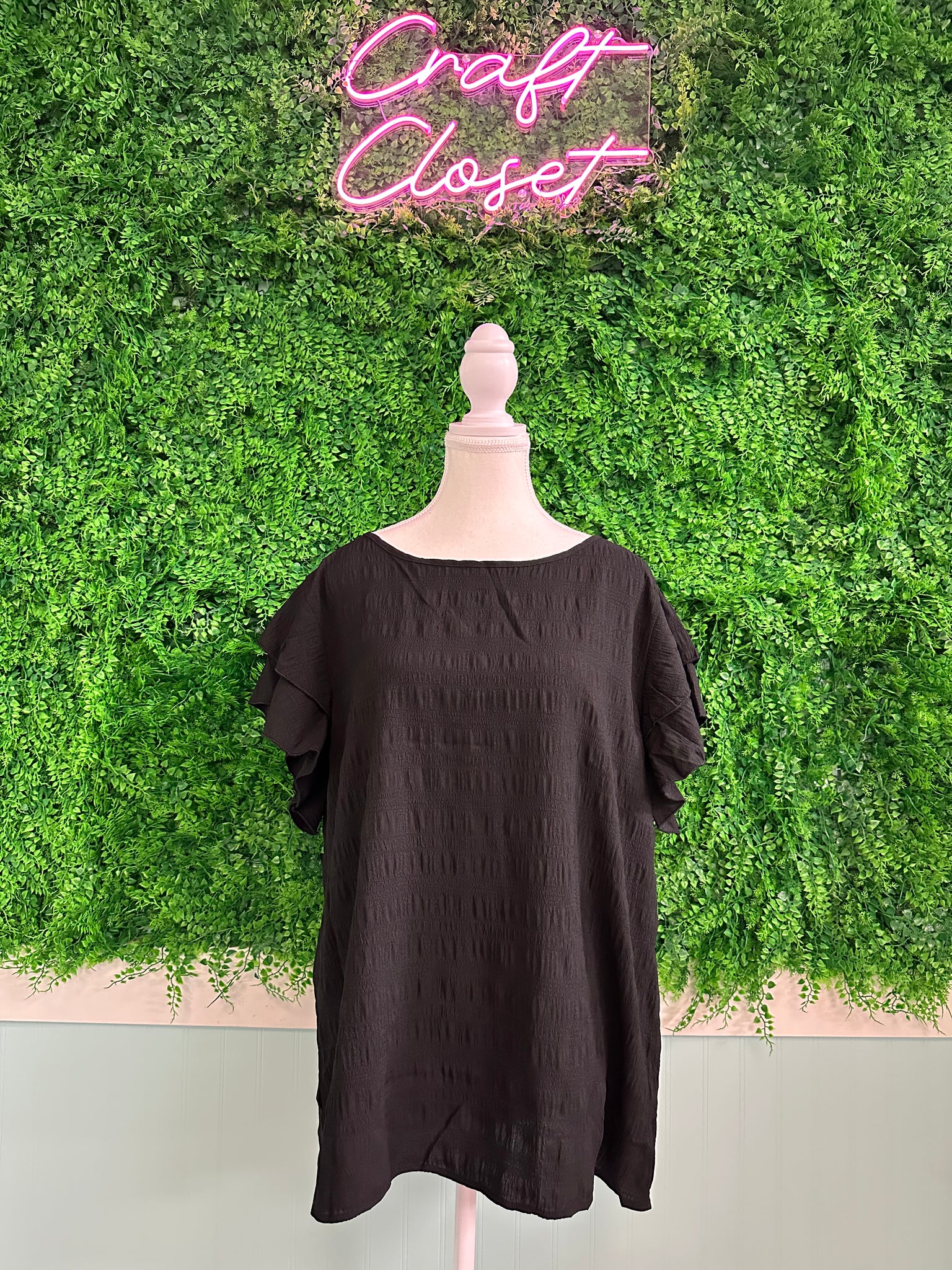 Barefoot Ladies #2034 Black Textured Ruffled Sleeve Round Neck Top