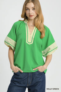 Umgee Colorblock V Neck Top In Kelly Green