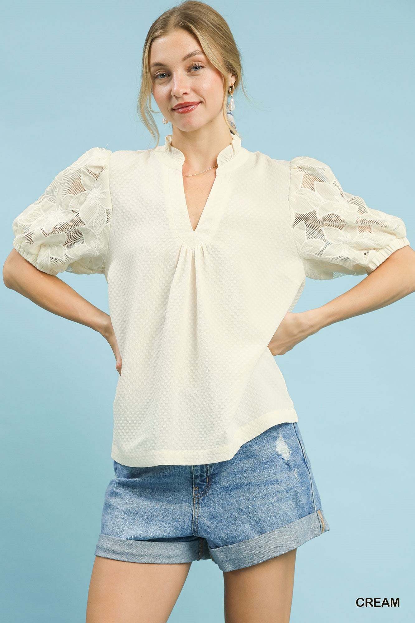 Umgee Textured Top With Lace Contrast Sleeves In Cream