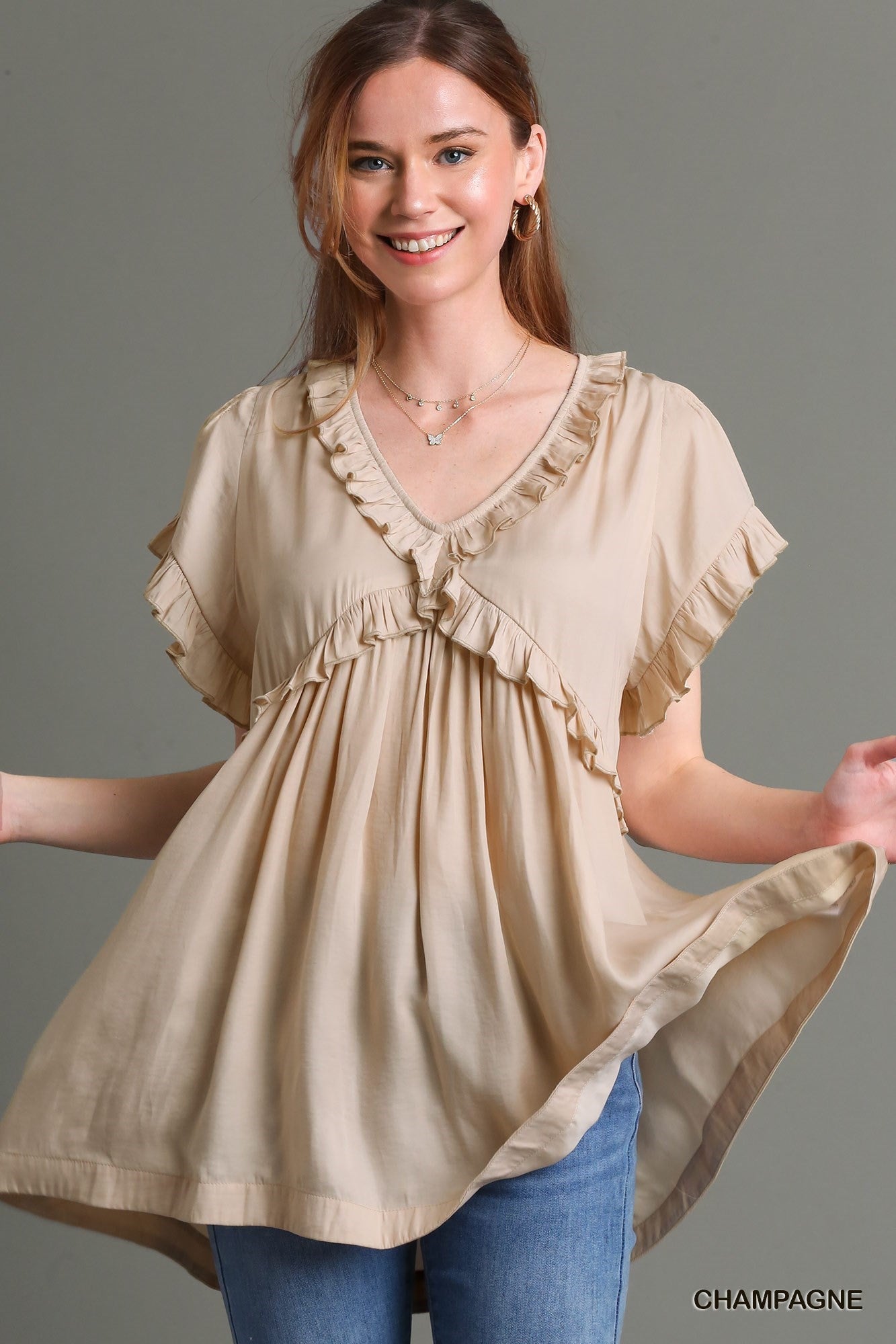 Umgee Short Sleeve V Neck Top In Champagne
