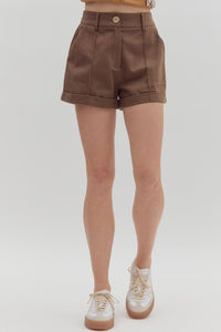 ENTRO Pleated Roll Cuff Shorts In Brown