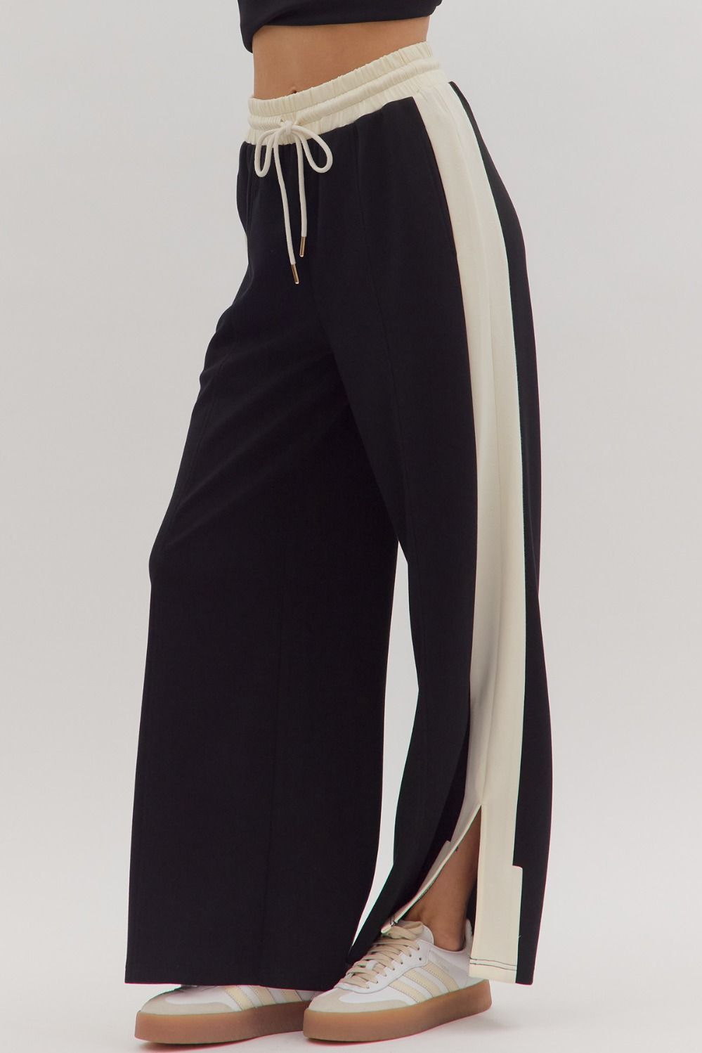 Entro Solid Wide Leg Knit Pants With Contrast Stripe In Black