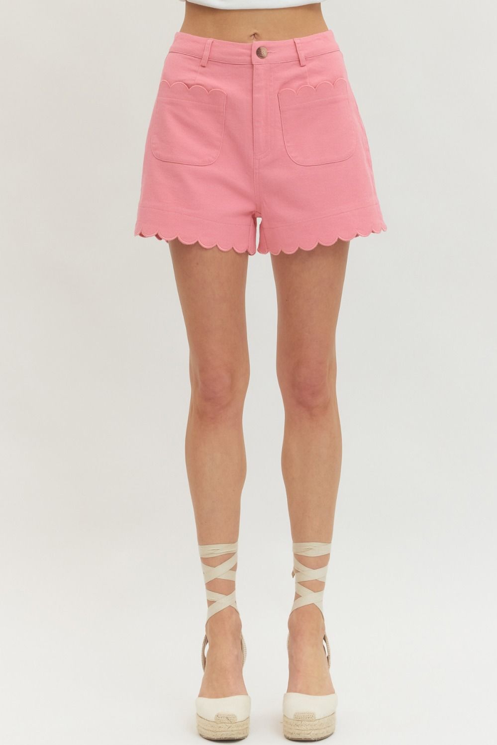 Entro Scalloped Hem Shorts In Pink
