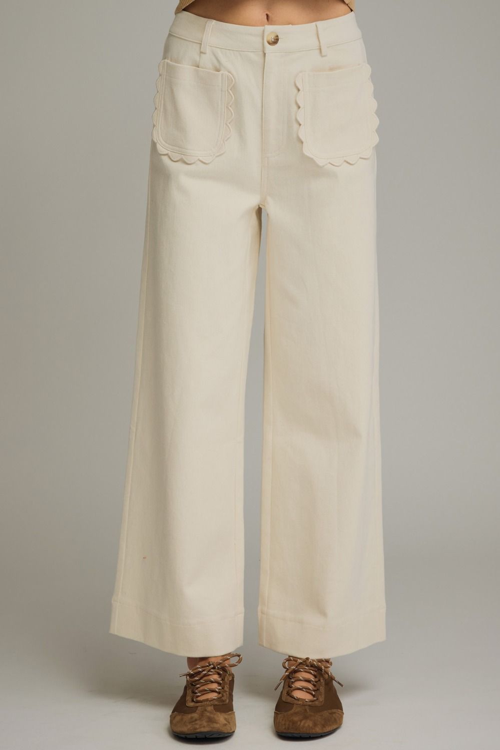 ENTRO Solid Pant With Scalloped Detail Pocket In Ecru *COMING SOON*