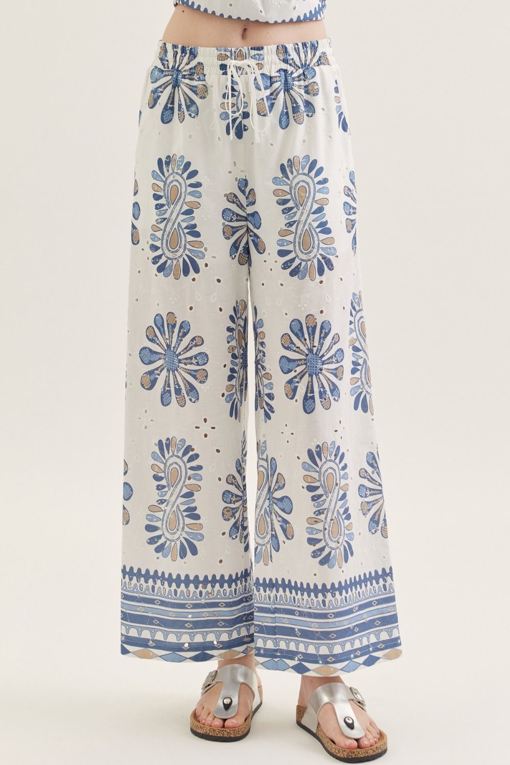 ENTRO Printed Wide Leg Pants With Border Hem In Blue Combo