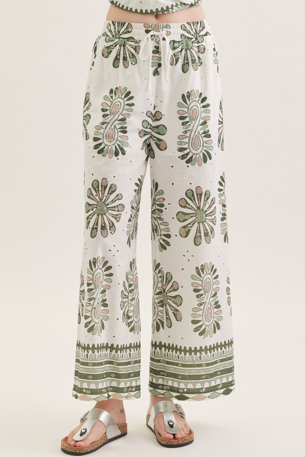 ENTRO Printed Wide Leg Pants With Border Hem In Olive Combo