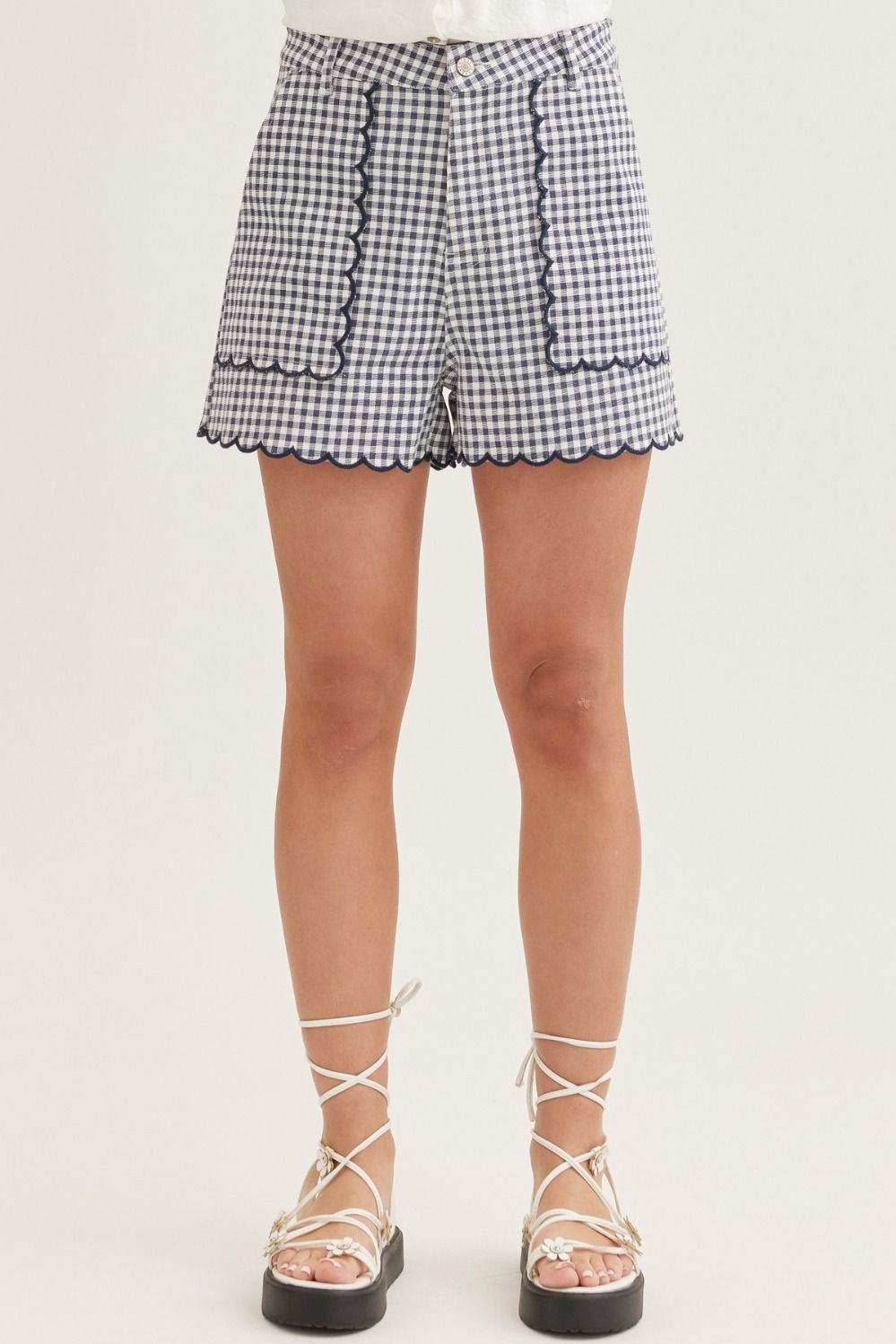ENTRO Gingham Scalloped Hem Shorts In Navy