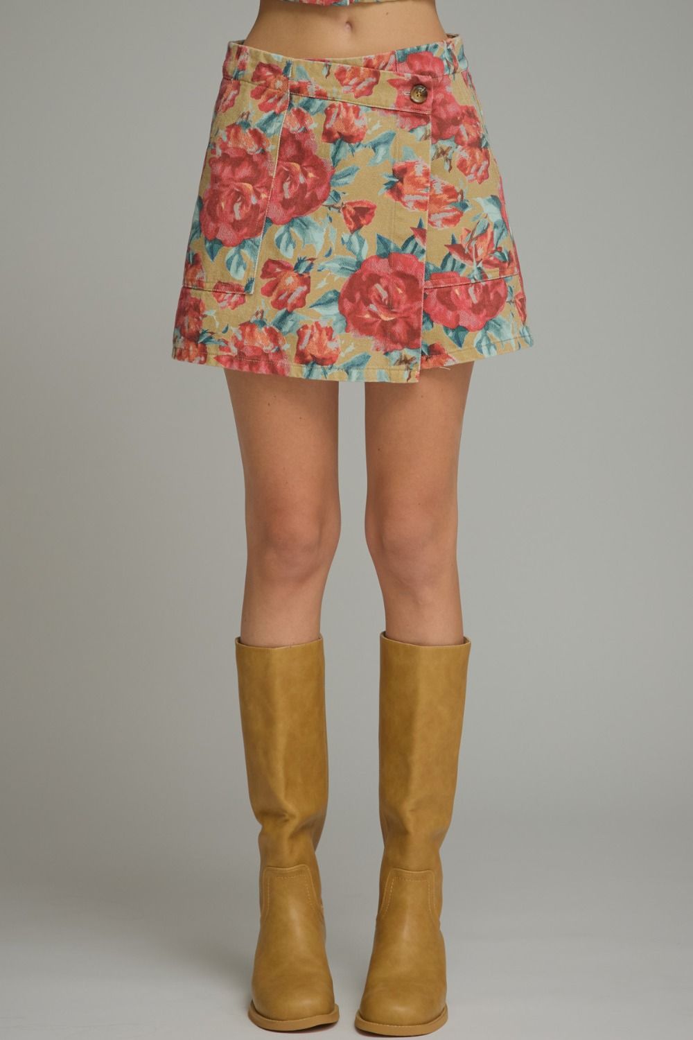 ENTRO Floral Print Mini Skort In Camel