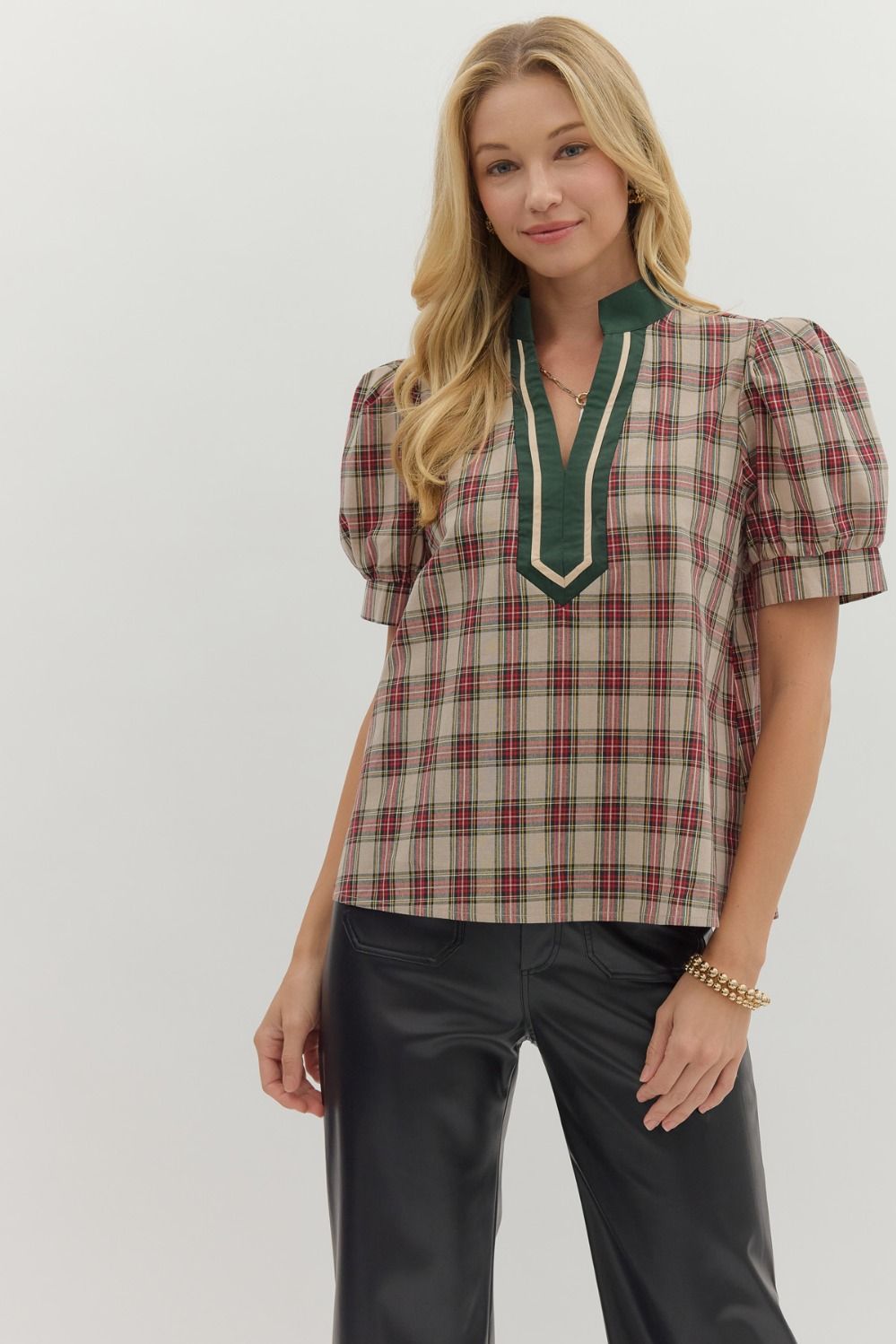 Entro Plaid Cuff Band Short Sleeve Top In Taupe